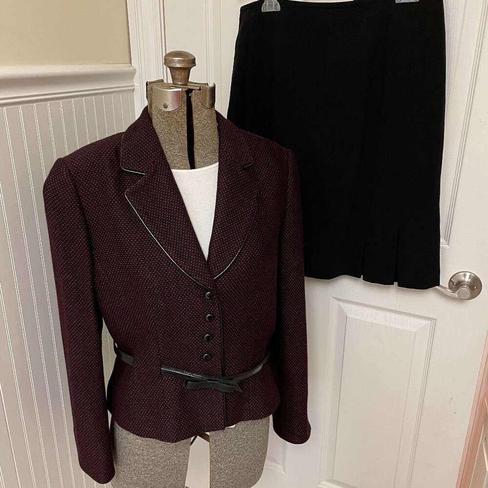 TAHARI SKIRT SUIT RED AND BLACK WOOL BLEND JACKET BLACK SKIRT SIZE 14